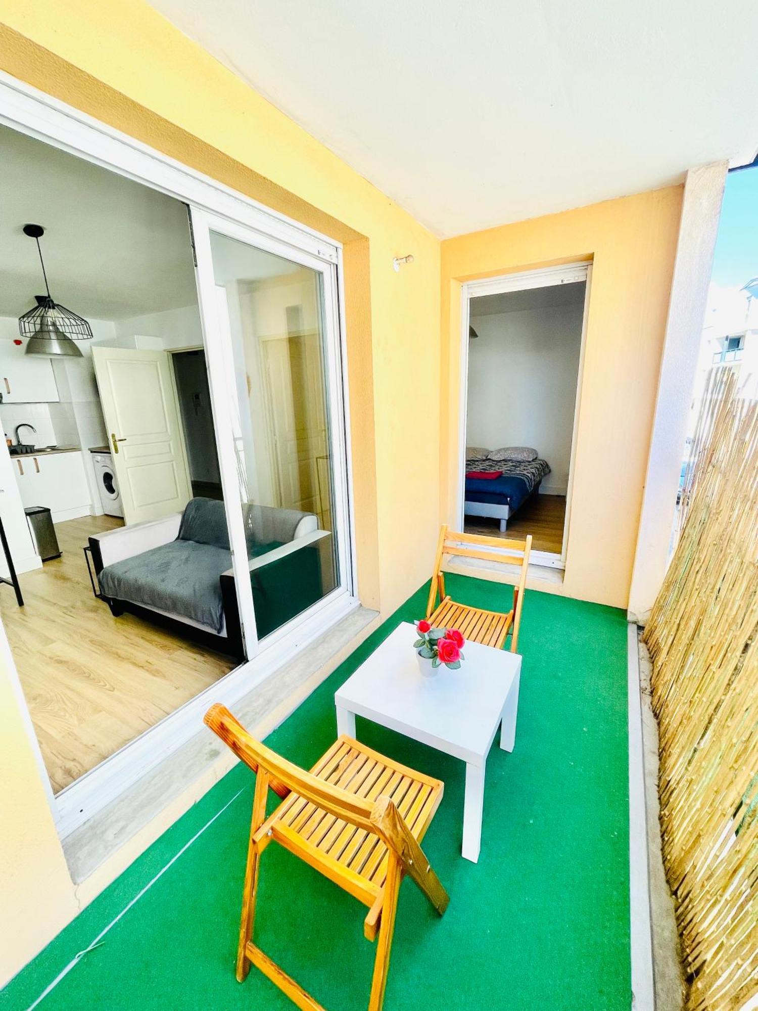 Appartement Avec Place De Parking Et Piscine Villefranche-sur-Saône Exteriér fotografie